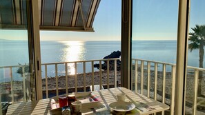 Outdoor dining - Air-conditioned apartment for rent in Mèze, Hérault (Mèze)