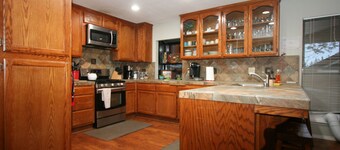 Spectacular home in Bass Lake, Ca-A Mountain lake community near Yosemite