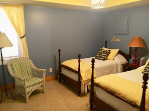 3 bedrooms, desk, iron/ironing board, free WiFi