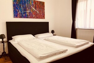 2 habitaciones, cunas, wifi gratis y ropa de cama 