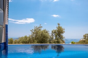 Outdoor pool, sun loungers - Villa Spring - Hill Villas Kalkan (Kas)