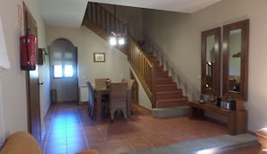 Classic Cottage, 3 Bedrooms, Private Pool | In-room dining - Casa Rural El Regajo del Tejar (Rebollar)