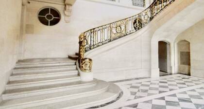 Merveilleuse cabane du XIXĂš siĂšcle en forĂȘt de Rambouillet, Ă 1heure de Paris