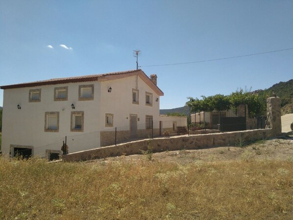 Front of property - La Solana (Valdemoro-Sierra)