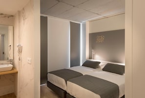 Ropa de cama de alta calidad, sistema de insonorización, wifi gratis