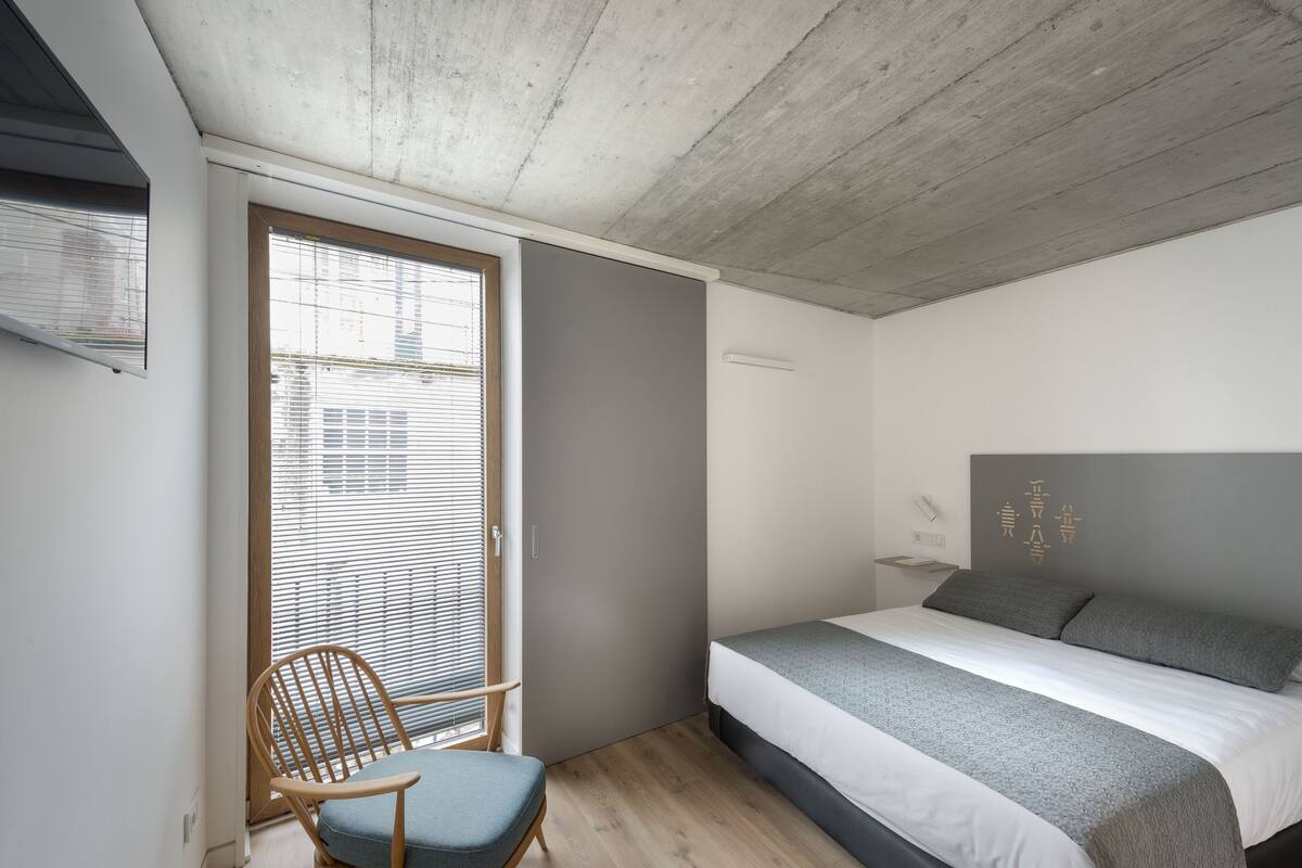 Double Room | Premium bedding, soundproofing, free WiFi, bed sheets
