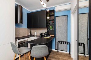 Design Studio | Private kitchen | Electric kettle - Sir John's Apartments (Rijeka)