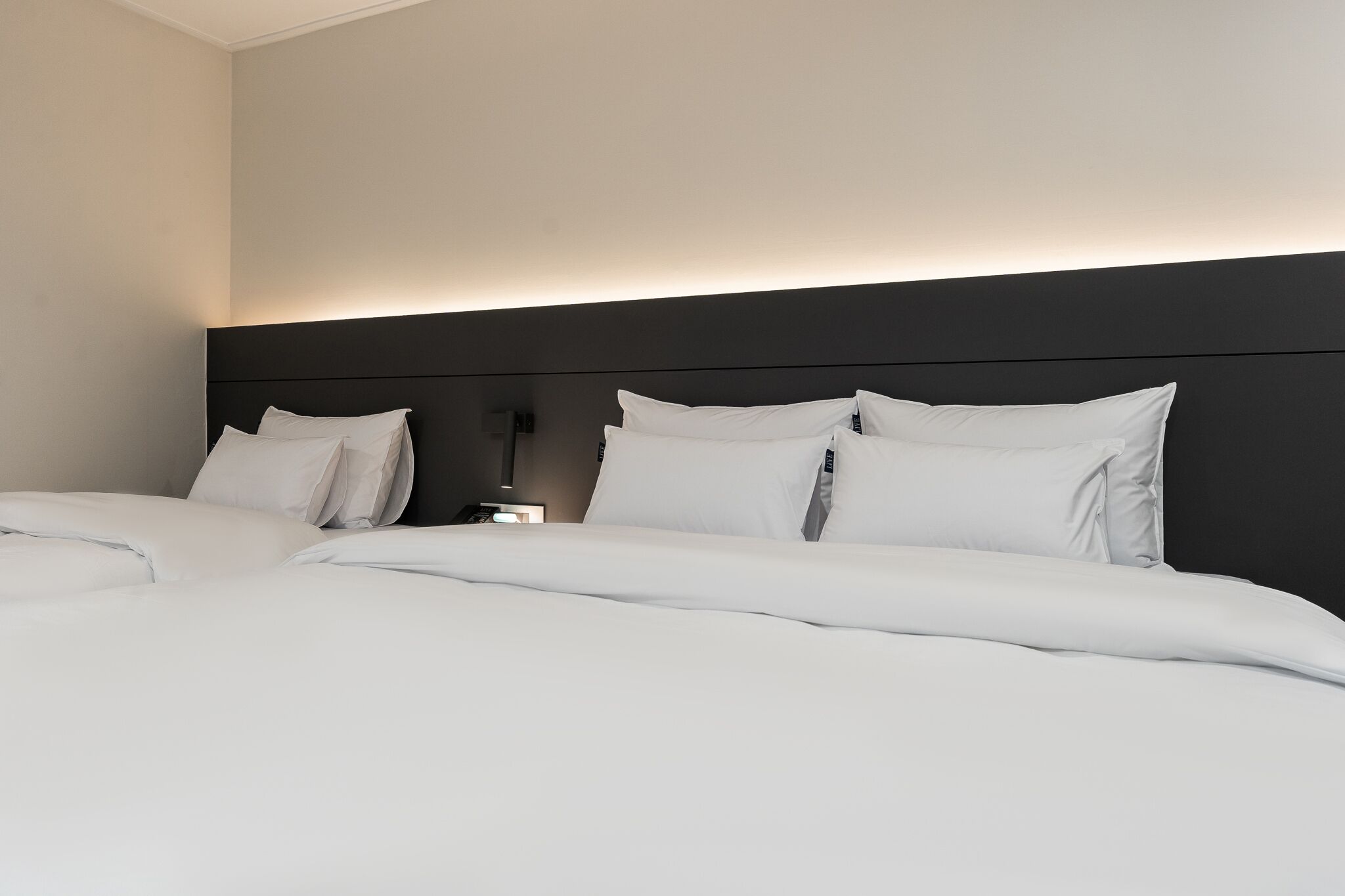 deluxe twin | 1 bedroom, premium bedding, desk, blackout curtains