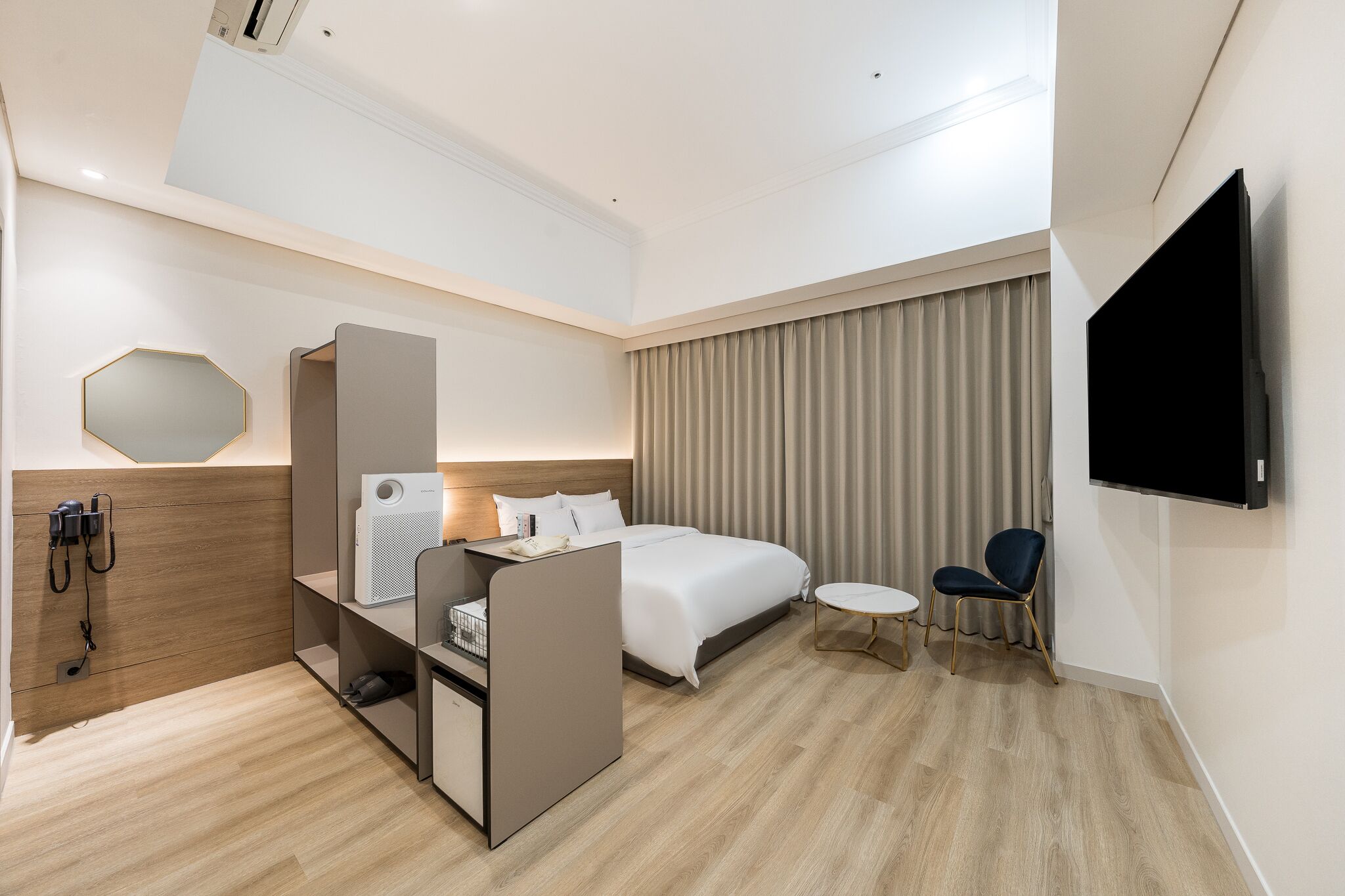 luxury l | 1 bedroom, premium bedding, desk, blackout curtains