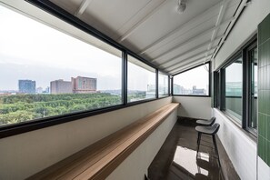 ROYAL PREMIUM | ลานระเบียง/นอกชาน