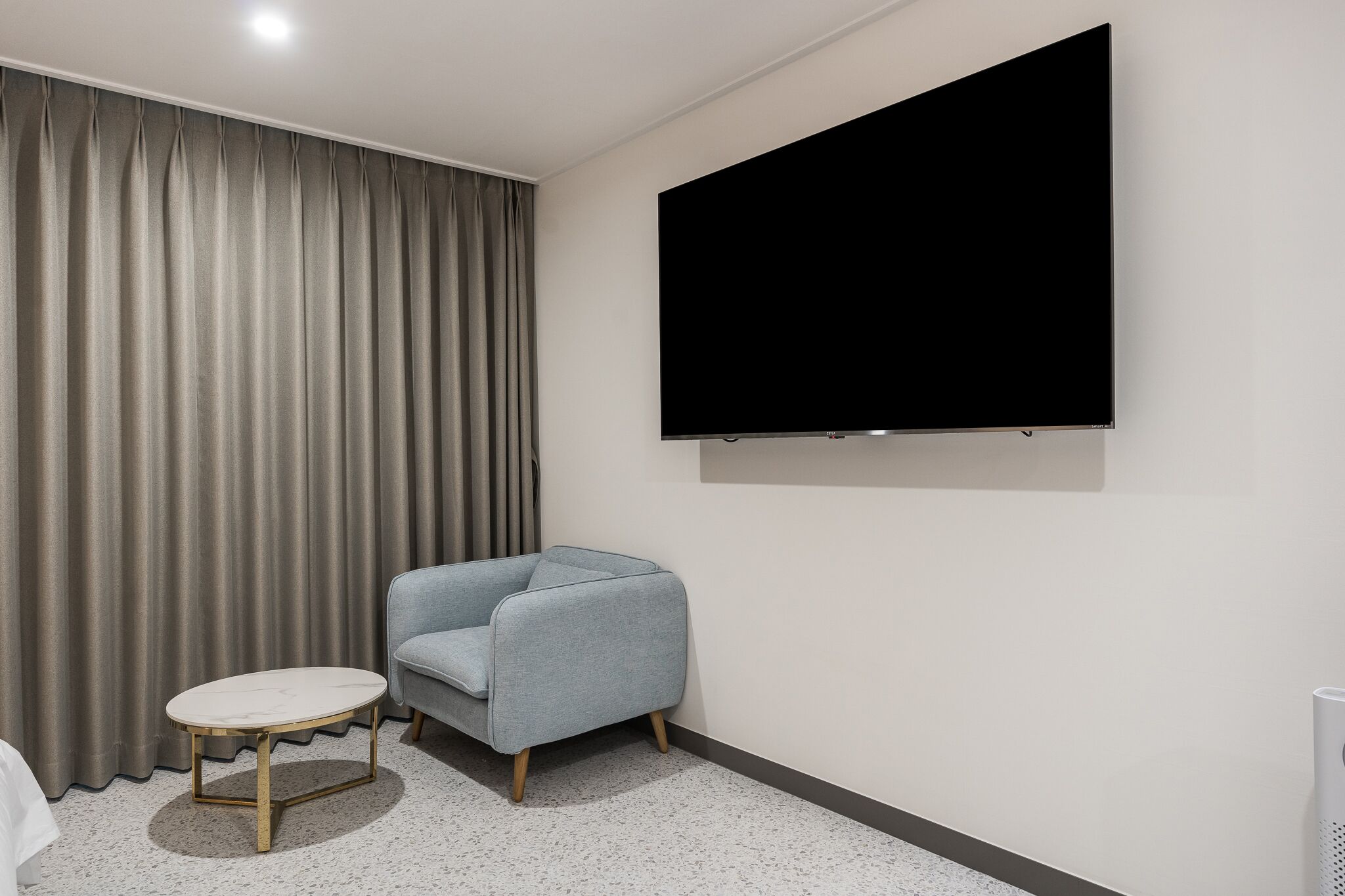 luxury v 2pc | 1 bedroom, premium bedding, desk, blackout curtains