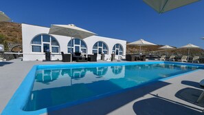 Seasonal outdoor pool - Thirassia Paradise Suites (Therasia)