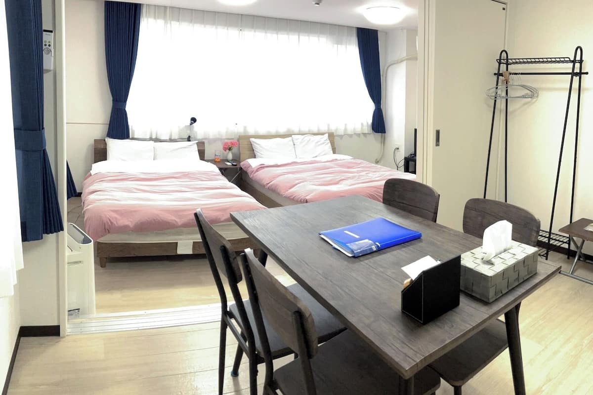 1 habitación, cortinas blackout, insonorización y wifi gratis