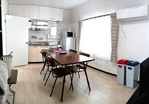 301 calm house beppumotomachi | 1 bedroom, blackout drapes, soundproofing, free WiFi