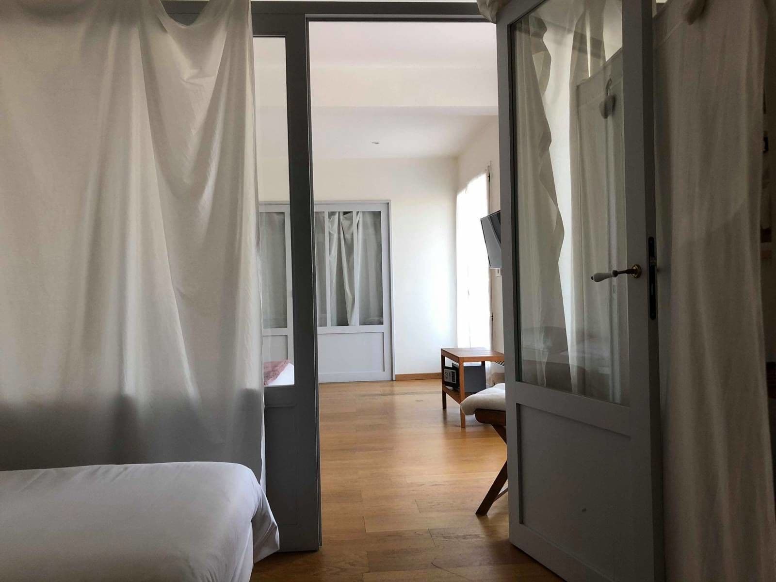 Suite Familiale | Coffres-forts dans les chambres, Wi-Fi gratuit, draps fournis