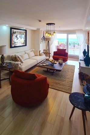 Hypo-allergenic bedding, down duvets, in-room safe, desk - Tuzla Garden Hotel & Spa (Tuzla)