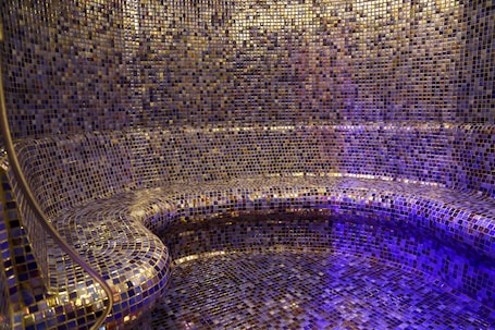 Couples treatment rooms, sauna, steam room, Turkish bath, massages