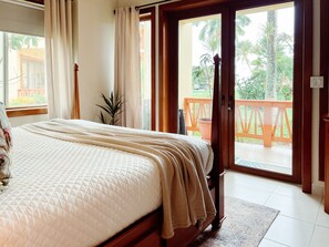 3 chambres, coffres-forts dans les chambres, fer et planche à repasser