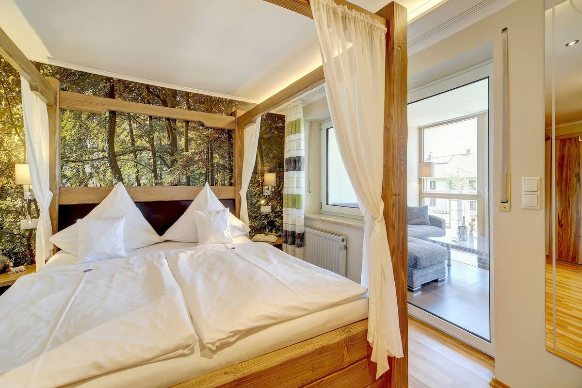 Junior Room, Mountain View