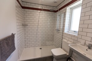 Double Room | Bathroom | Shower, hair dryer, towels