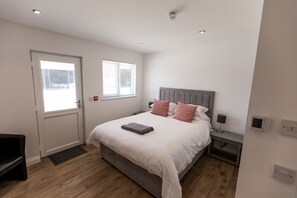 Double Room | Iron/ironing board, free WiFi, bed sheets, wheelchair access