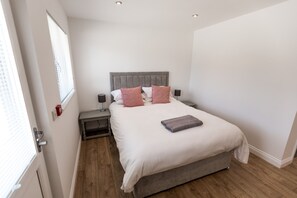 Twin Room | Iron/ironing board, free WiFi, bed sheets, wheelchair access