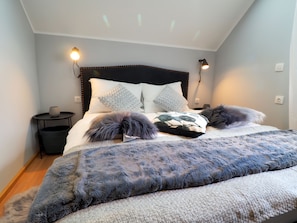 Family House | Premium bedding, iron/ironing board, free WiFi - Guest house Sara Latin (Plaski)