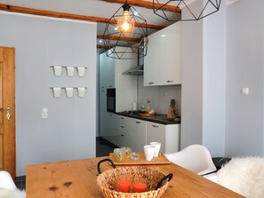 Family House | Private kitchen | Cookware/dishes/utensils - Guest house Sara Latin (Plaski)
