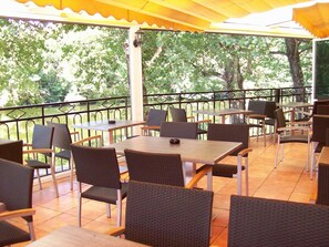 Frokost, lunsj og middag serveres