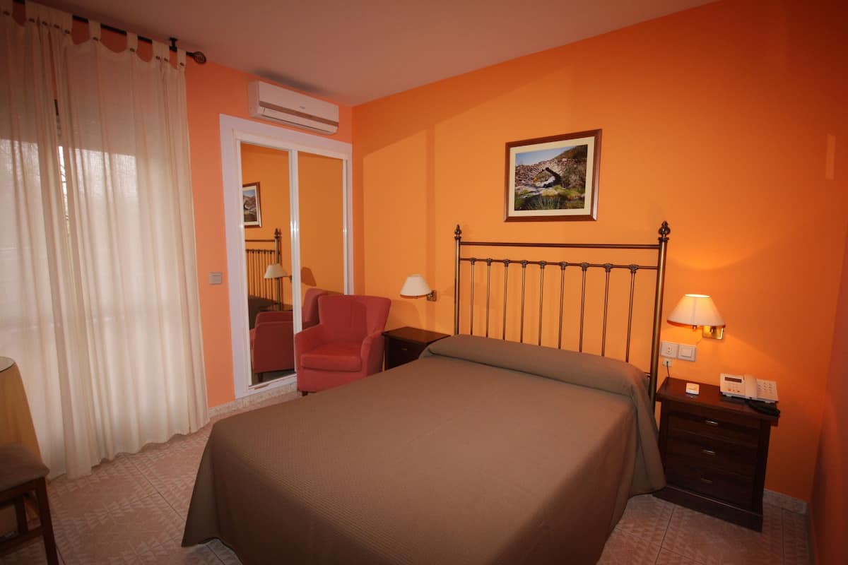 Habitación individual | Escritorio, camas extra, wifi gratis y ropa de cama