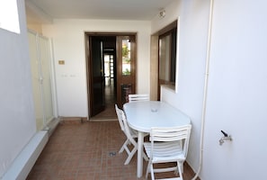 Familiekamer, 2 slaapkamers, kitchenette | Terras
