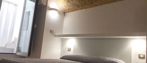 스탠다드 더블룸 | 객실 내 금고, 암막 커튼, 다리미/다리미판, 무료 WiFi