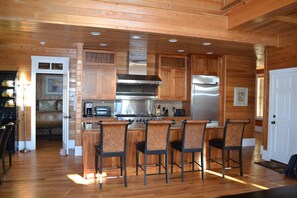 Fridge, microwave, oven, stovetop - Family-friendly, Pier On Intercoastal Waterway, Large Screened-in Porch (Supply)