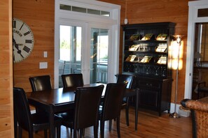 Dining - Family-friendly, Pier On Intercoastal Waterway, Large Screened-in Porch (Supply)