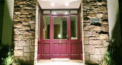 Beautiful Townhouse, 3DBr-sleeps 6 Adults. Special & Unique in Galway City!