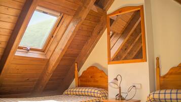 Vierpersoonskamer | Babybedden (toeslag), extra bedden (toeslag), gratis wifi, beddengoed