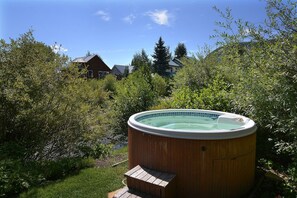 Bañera de hidromasaje exterior