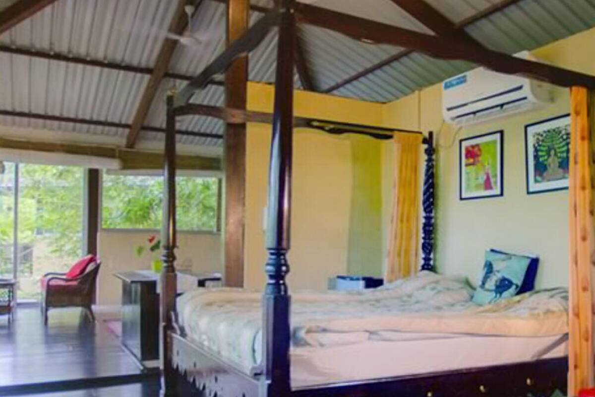 Suite | Blackout drapes, rollaway beds (surcharge), bed sheets