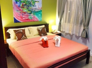 In-room safe, blackout drapes, free WiFi - Coconut Homes & Cafe (Takua Pa)