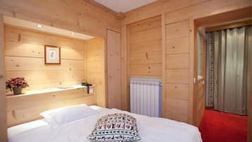 Petite chambre (occupation 2) | Minibar, coffres-forts dans les chambres, décoration personnalisée