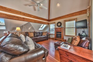 Fernseher, Kamin, Videospiele