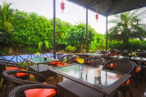 Restaurant - V Resorts Chambal Paradise Resort (Agra)
