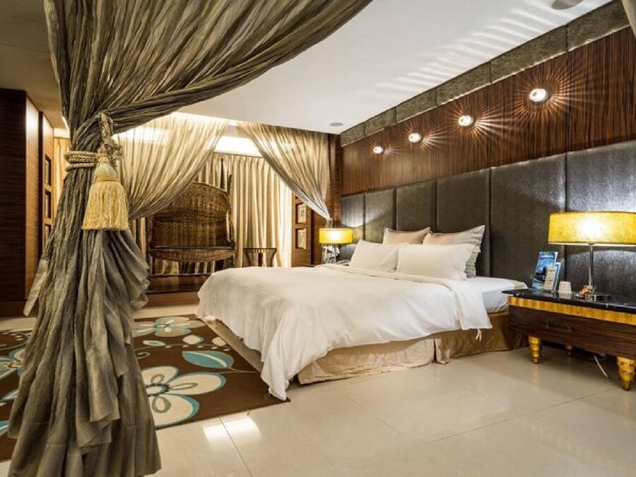 Elite Room, 1 Queen Bed | Desk, blackout curtains, free WiFi, bed sheets