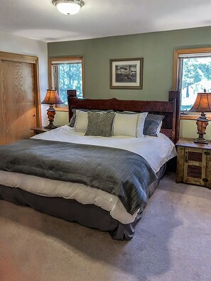 5 bedrooms, desk, iron/ironing board, free WiFi
