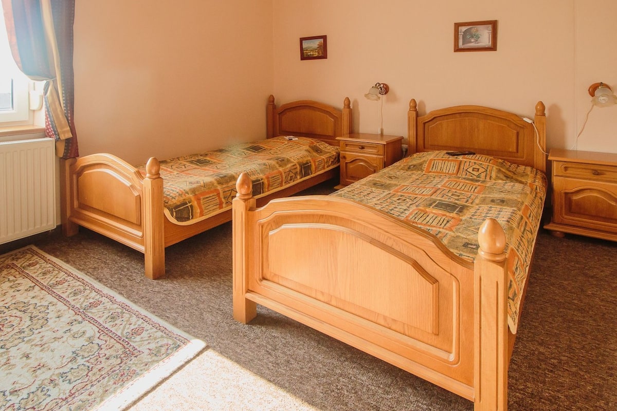 Rollaway beds, free WiFi