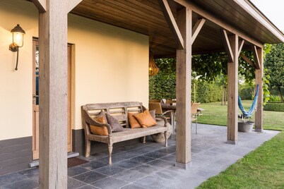 Charming country house "Chez Maintje" (between Ghent, Bruges, Antwerp and coast)