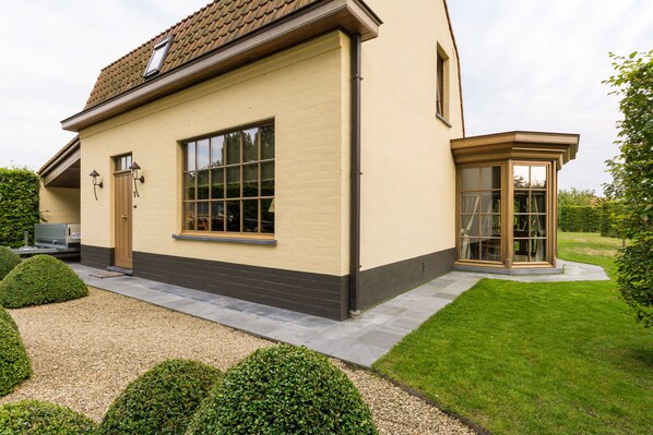 Exterior - Charming country house "Chez Maintje" (between Ghent, Bruges, Antwerp and coast) (Bassevelde)