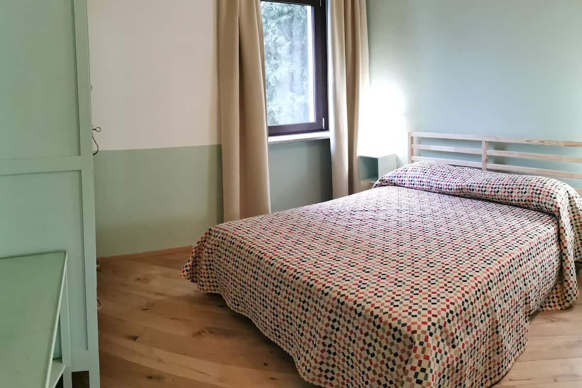 Apartment | 1 bedroom, free cribs/infant beds, bed sheets