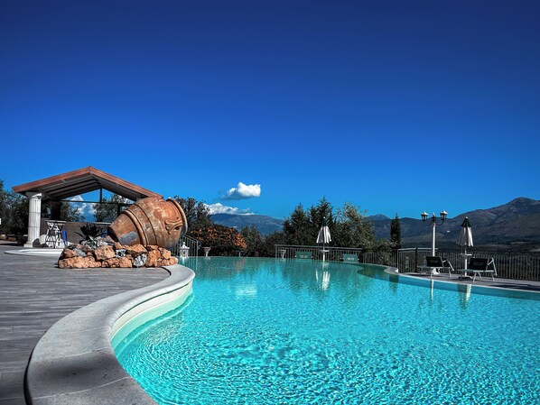 Outdoor pool, open 9:00 AM to 7:30 PM, pool umbrellas, sun loungers - Country House Bosco d'Olmi (Sant'Andrea del Garigliano)