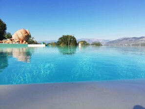 Outdoor pool, open 9:00 AM to 7:30 PM, pool umbrellas, pool loungers - Country House Bosco d'Olmi (Sant'Andrea del Garigliano)